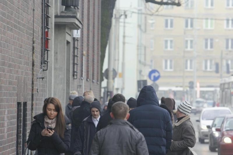 Wrocław: Alarm bombowy - sądy ewakuowane (ZDJĘCIA)