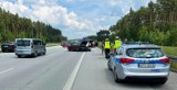Wypadek na autostradzie A1 w Słostowicach w gminie Gomunice. Zderzenie trzech samochodów