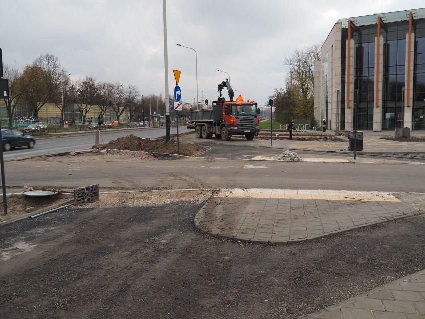 Tak naprawdę wygląda finisz remontu ul. Żubardzkiej. Został miesiąc do końca robót. ZDJĘCIA