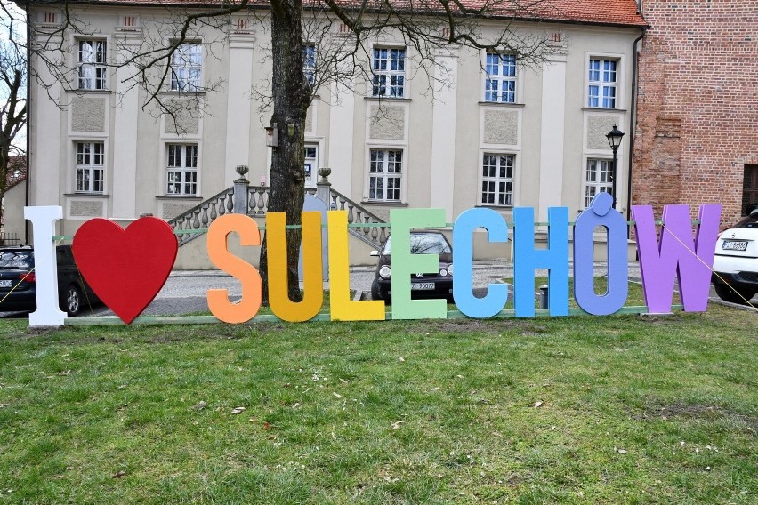 Napis I love Sulechów (a nawet dwa, bo drugi to Sul love)...