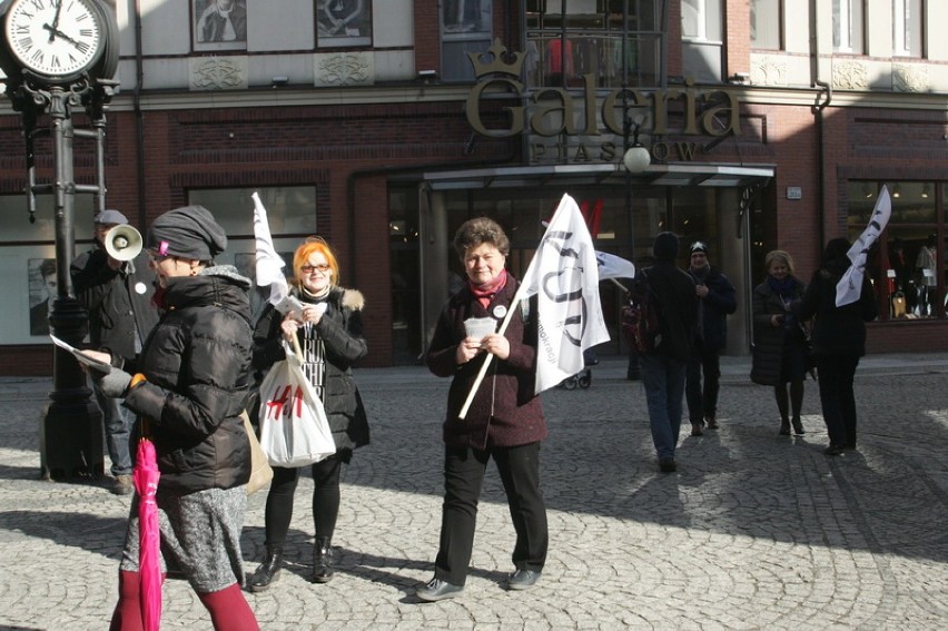 Namawiali do marszu we Wrocławiu (ZDJĘCIA)