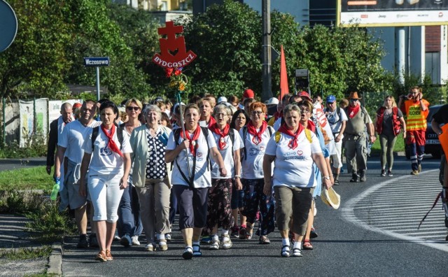 21 lipca pielgrzymi wyruszyli w długą drogę z Bydgoszczy. Dzisiaj (31 lipca) dotarli na Jasną Górę.