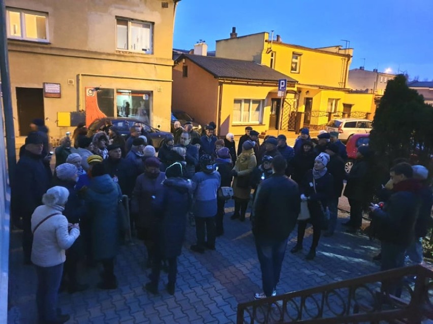 Kościan. Manifestacja poparcia dla sędziów przed Sądem...