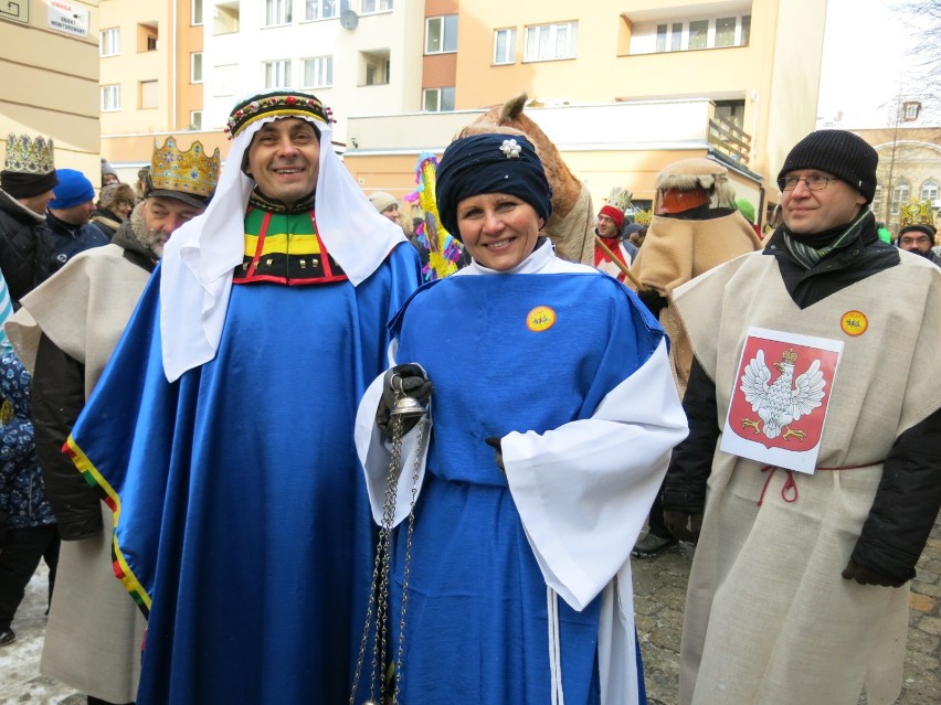 Jelenia Góra: Orszak Trzech Króli przeszedł ulicami miasta.