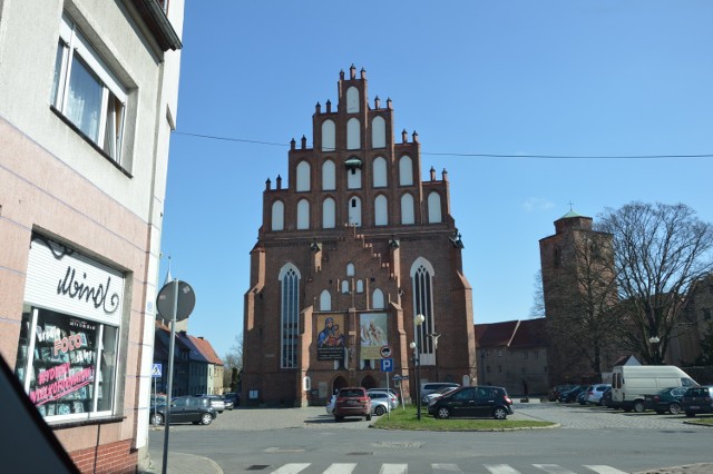 Niedziela 4 października 2020, godz. 11.00 koło żarskiej fary. Festym rodzinny połączony ze zbiórką na remont dachu kościoła w Grabiku. W programie: zespół Damy Radę, słodkości, grochówka od proboszcza, pokazy policji, straży pożarnej oraz sprzętu wojskowego.