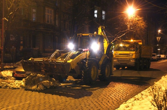 Ulice w centrum są czarne i przejezdne , ale co z uliczkami ...