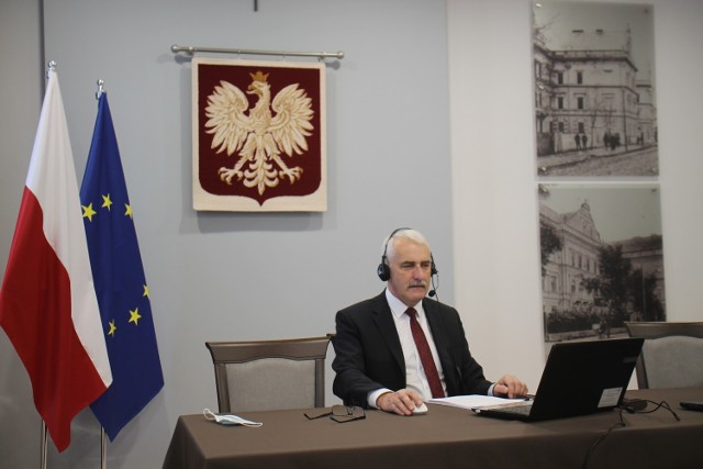 Przewodniczący rady powiatu Marian Fedor.