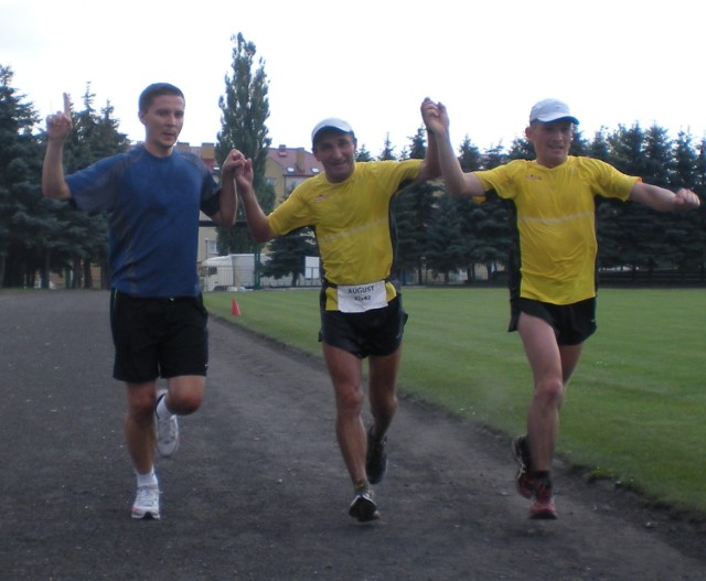 August Jakubik (na zdjęciu w środku) to nasz kandydat do tytułu Człowieka Roku 2012 woj. śląskiego