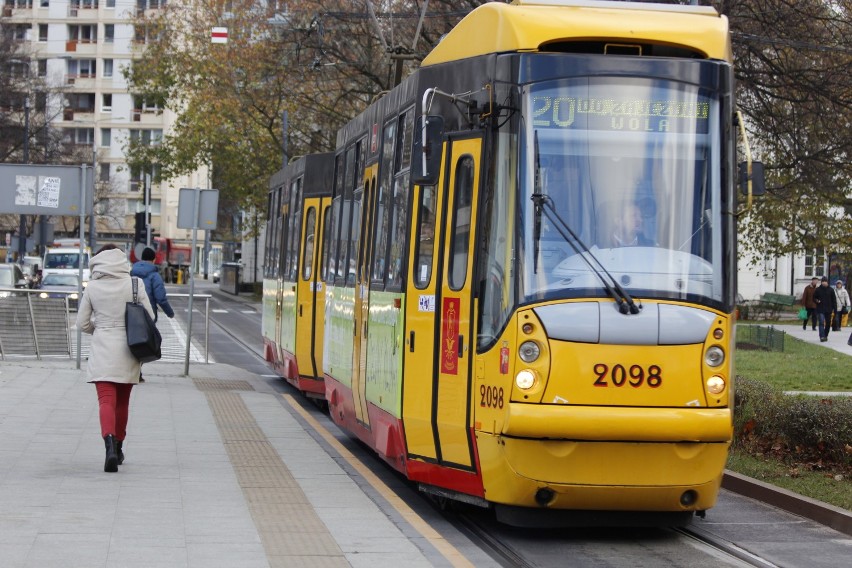 Tramwaje Warszawa. Tramwaje pojadą szybciej na 17 trasach