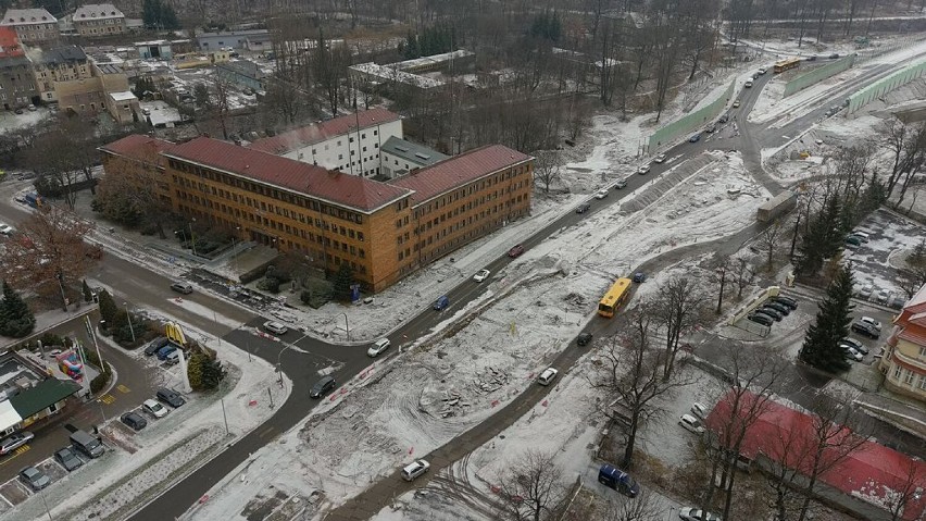 Budowa Obwodnicy Wałbrzycha w zimowej scenerii (ZDJĘCIA)