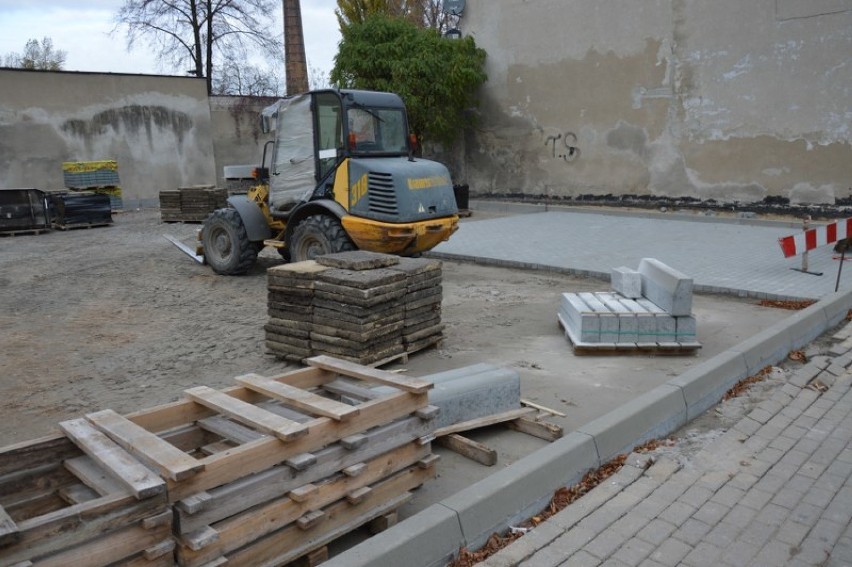 Zduńska Wola. Trwa remont ulicy Królewskiej [zdjęcia]