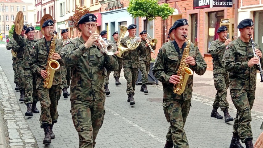 Wojskowy piknik na rynku w Głogowie - jest co oglądać