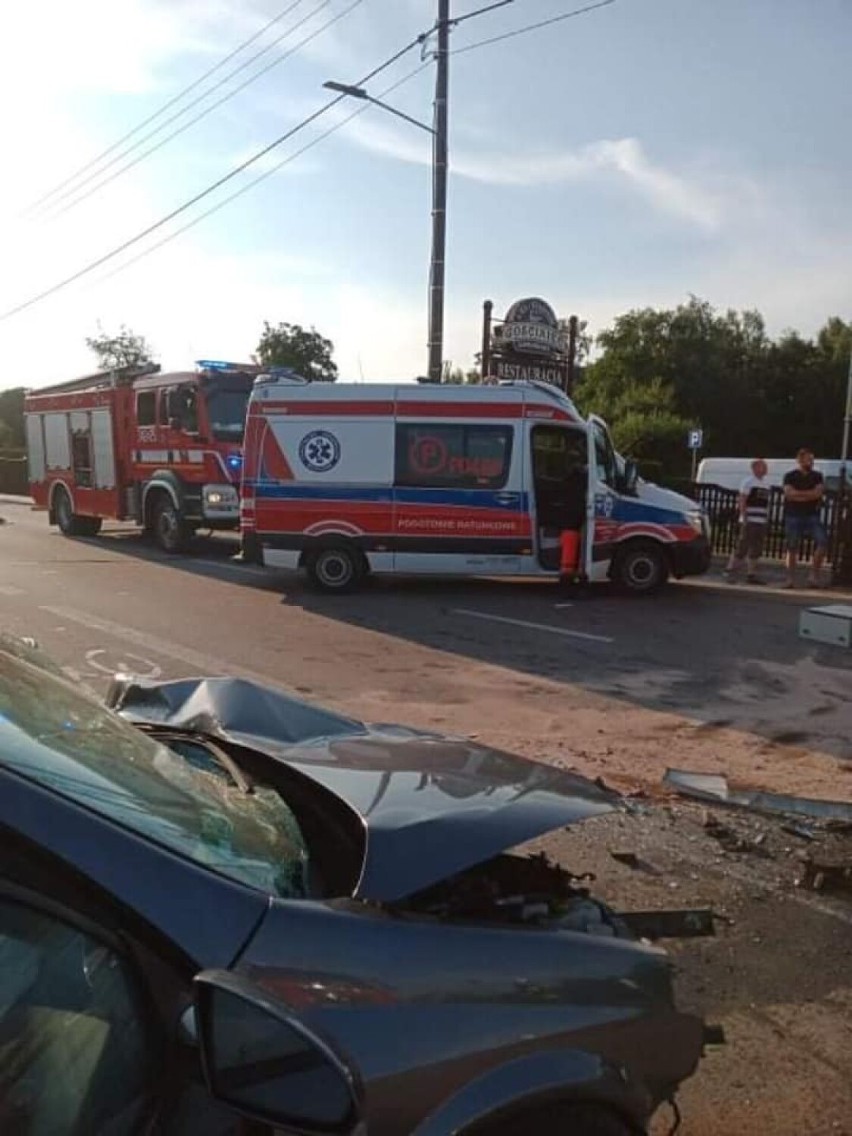 Wypadek w Szałem pod Kaliszem. Cztery osoby trafiły do...