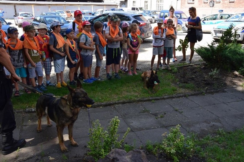 Wizyta dzieci w czasie dnia otwartego Komendy Miejskiej Policji w Krakowie