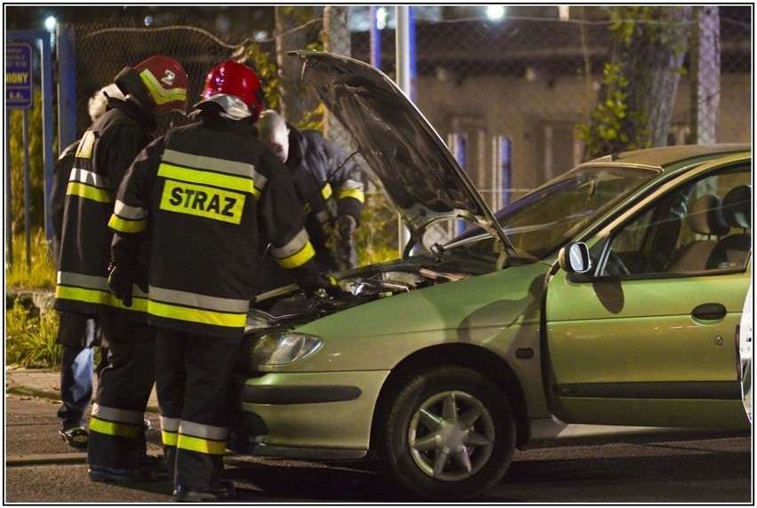 Wałbrzych: Pożar samochodu na ulicy Długiej (zdjęcia)