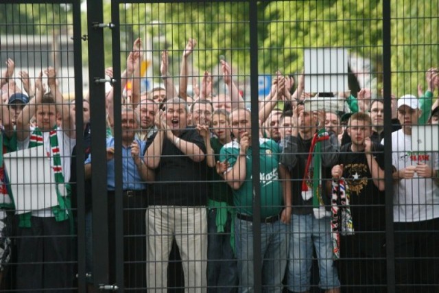 Kibice przed stadionem. Mecz Śląsk Wrocław vs. GKS Bełchatów