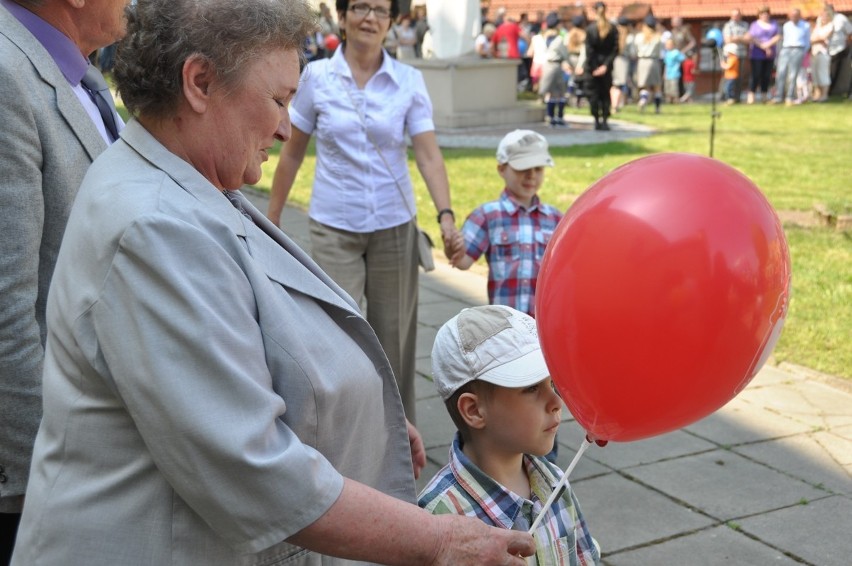 Uroczystości 3 maja w Żukowie. 800 balonów na urodziny miasta