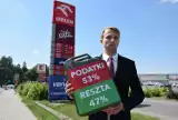 Piła. Litr benzyny już kosztuje ponad 5 złotych. Błażej Parda z Kukiz'15 alarmuje: PiS chce jeszcze podnieść ceny!