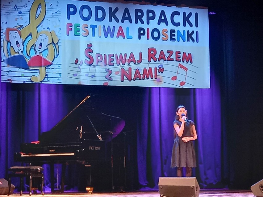 Sukcesy wokalistek ze szkół w Szebniach i Warzycach