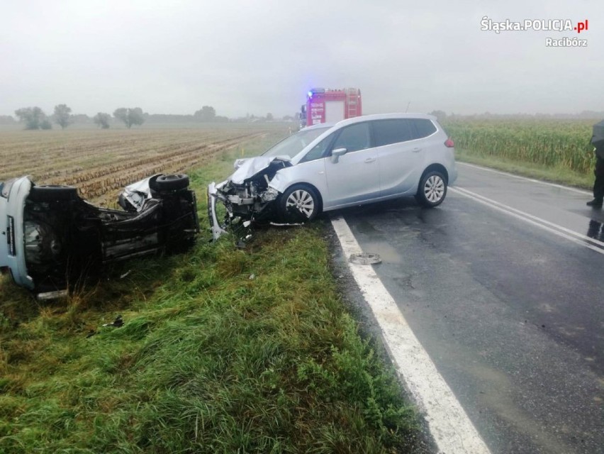 Wypadek na DK 45, na odcinku pomiędzy Roszkowem a Zabełkowem. Zginęła kobieta