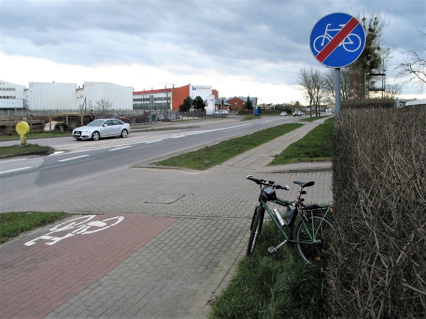 Tak się kończy na ul. Poznańskiej słupska droga rowerowa i...