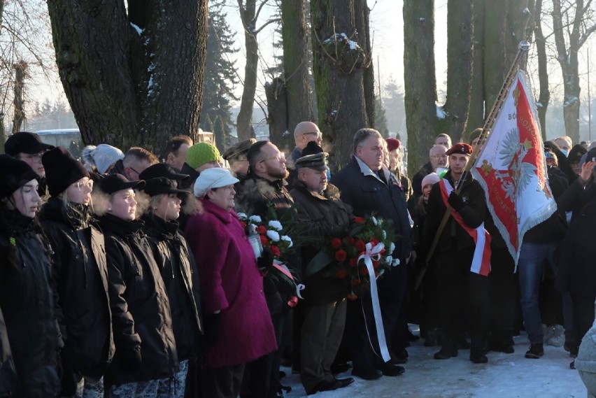 Pniewy oddały hołd walecznym mieszkańcom - Powstańcom Wielkopolskim