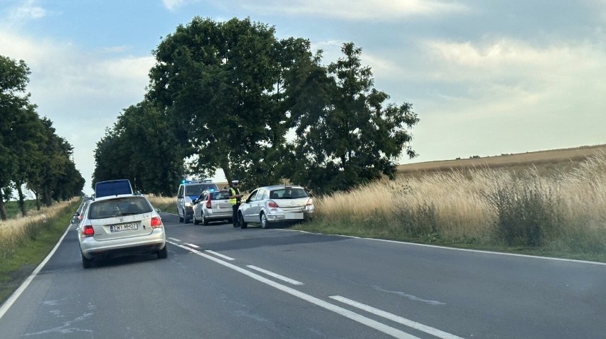 Potrącenie rowerzysty na drodze krajowej w okolicy Pątnowa. Obaj kierowcy byli pod wpływem alkoholu