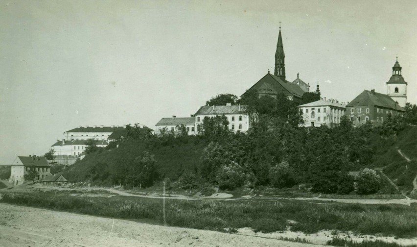 Lata 1915-1930 , Dom Długosza, Katedra, Zamek Królewski i...