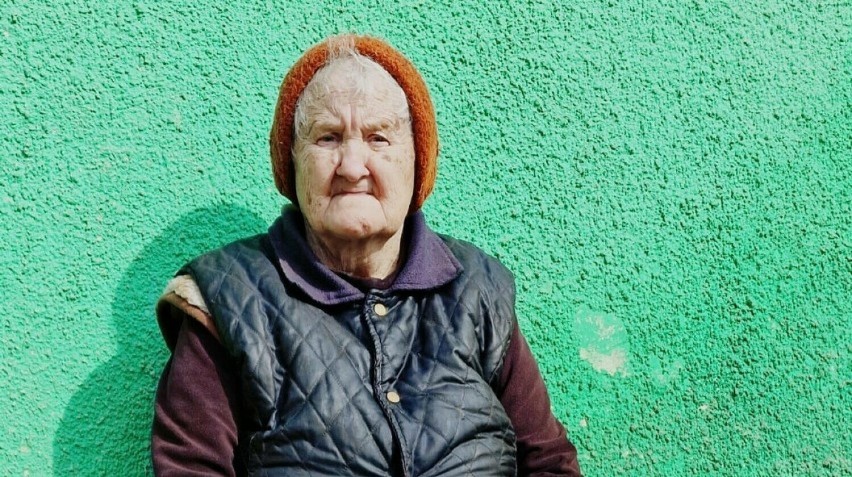Stał się cud i 82-letnia pani Stasia z Tarnowa będzie mieć nowy dach nad głową! Darczyńcy przeszli samych siebie! 