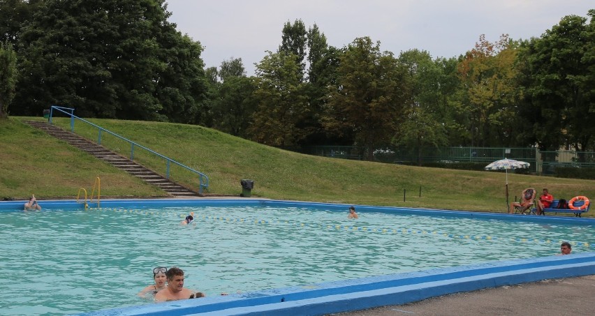 Sobota na basenie przy Szczecińskiej w Kielcach. Tłumów nie było (ZDJĘCIA)