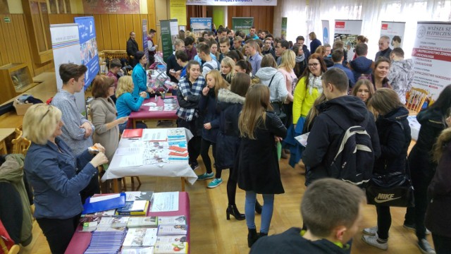 Targi Edukacji i Pracy z MCK w Międzychodzie