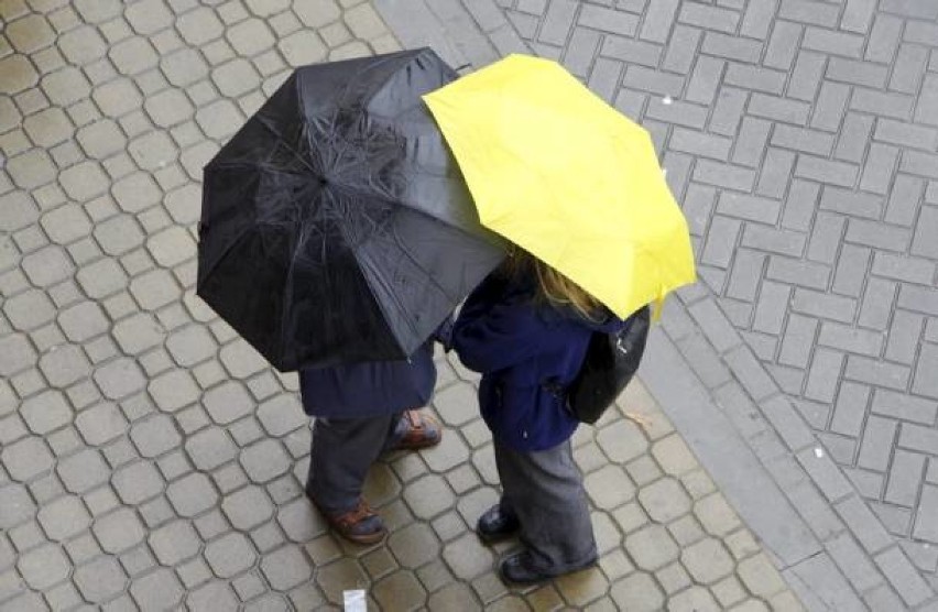 Pogoda na Pomorzu. Weź parasol na spacer [WIDEO]