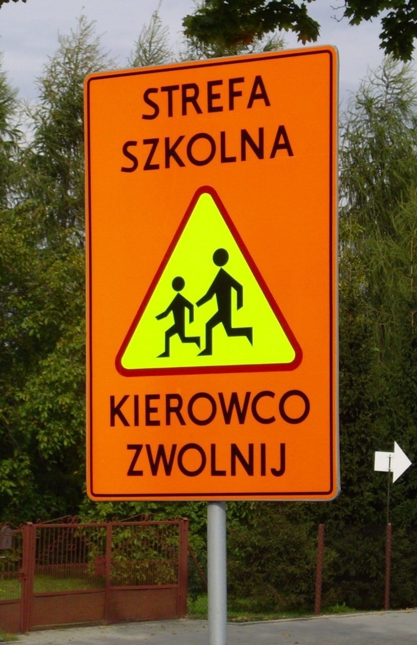 Kierowco, zwolnij przed szkołą!