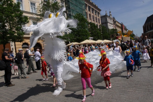 Ulicami Krakowa przeszła XI Wielka Parada Smoków, w której ...