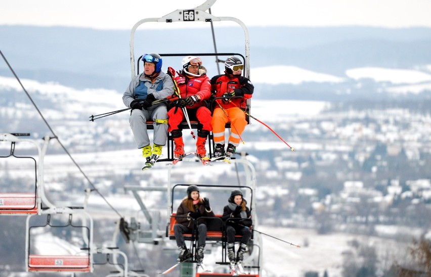 Świąteczne szusowanie na nartach i snowboardzie w Przemyślu. Właśnie ruszył nowy sezon zimowy! [ZDJĘCIA]