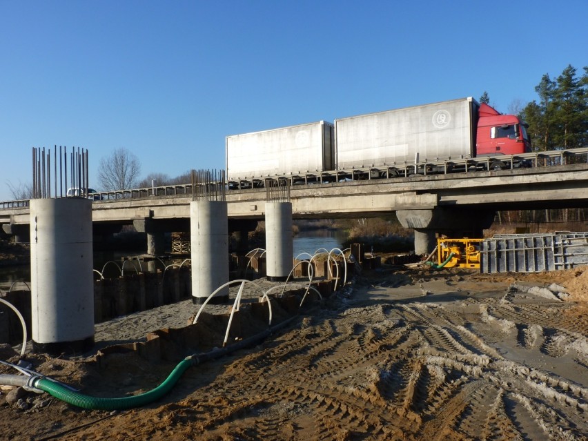 Jak postępują prace na autostradzie A1 w okolicach Radomska? Wizyta studyjna [ZDJĘCIA, FILM]