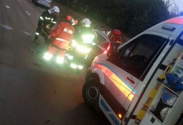We wtorek po godzinie 6 rano na drodze krajowej nr 92 między Lwówkiem, a Pniewami doszło do groźnie wyglądającego wypadku.

Zobacz więcej: Wypadek na trasie K92. Dachowało auto [ZDJĘCIA]