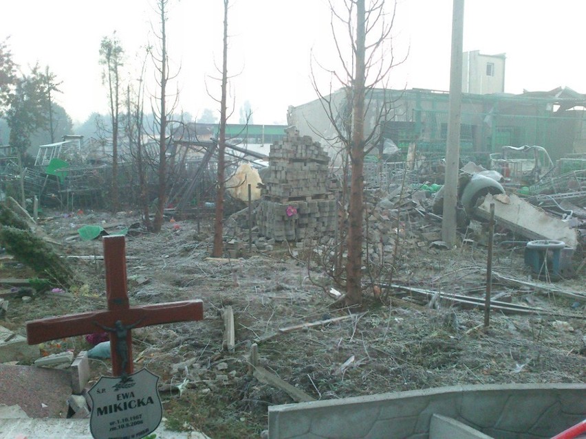 Wybuch gazu w Gliwicach - Sośnicy. Zniszczony także cmentarz [ZDJĘCIA]