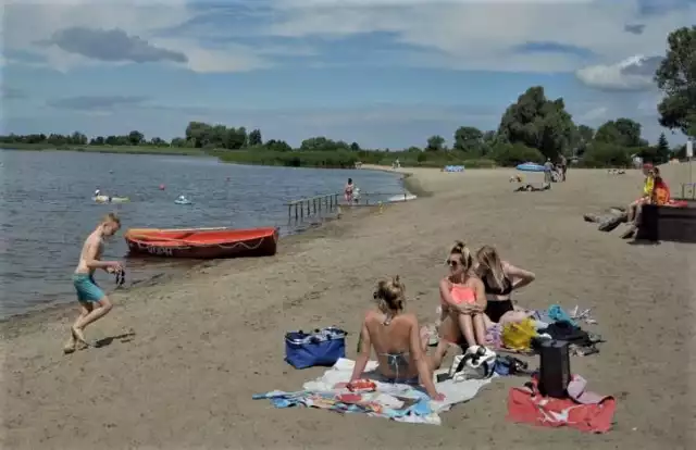 Plaża w Lubczynie pokryta została urobkiem z regulacji linii brzegowej