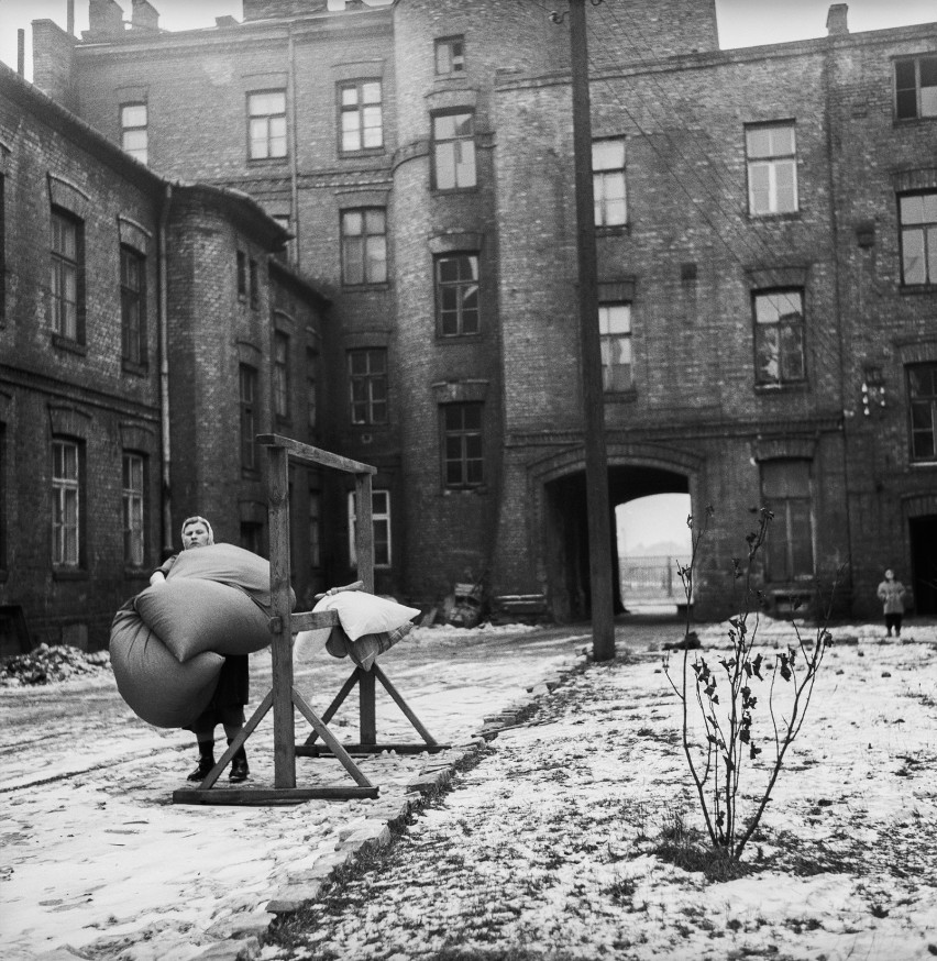 Warszawskie podwórko, 1960
