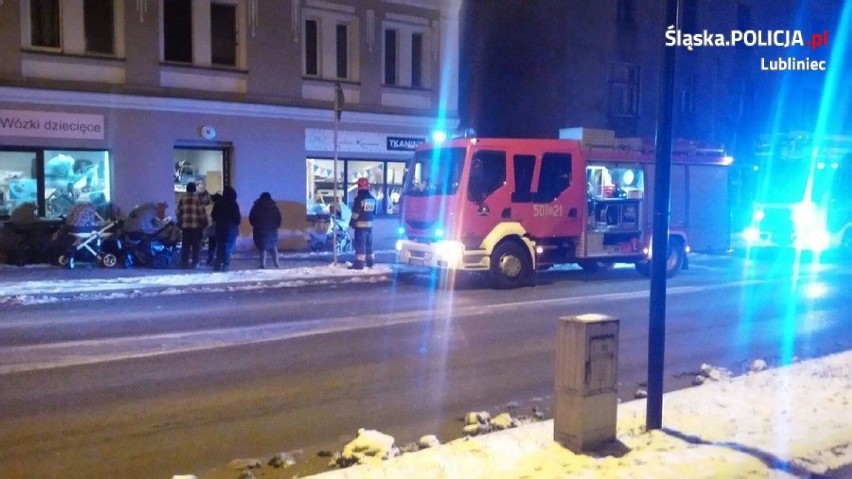 Lubliniec: Pozostawił zapalone znicze i wyszedł z mieszkania [ZDJĘCIA]