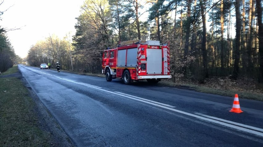 Samochód dachował. W pobliżu nie było ani kierowcy, ani pasażerów