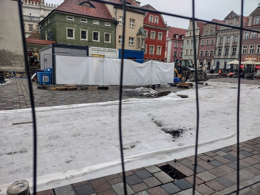 Wielki remont na Starym Rynku w Poznaniu zbliża się ku końcowi. Wygląda coraz lepiej! Zobacz zdjęcia