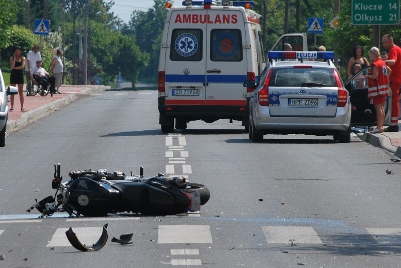 PILNE: W Ogrodzieńcu na drodze wojewódzkiej nr 791 zginął 21- letni motocyklista