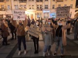 Strajk Kobiet w Kaliszu. Prezydent Krystian Kinastowski: "Drogie Panie, jestem i będę po Waszej stronie"