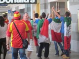Euro 2012. Powrót kibiców z meczu Hiszpania - Włochy odbywał się sprawnie (ZDJĘCIA, FILM)