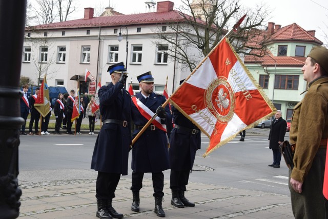 Narodowy Dzień Pamięci Żołnierzy Wyklętych w Zduńskiej Woli. Uroczystość z tej okazji zorganizowano  przy pomniku Żołnierzy Wyklętych u zbiegu ulicy Złotnickiego i al. Kościuszki.