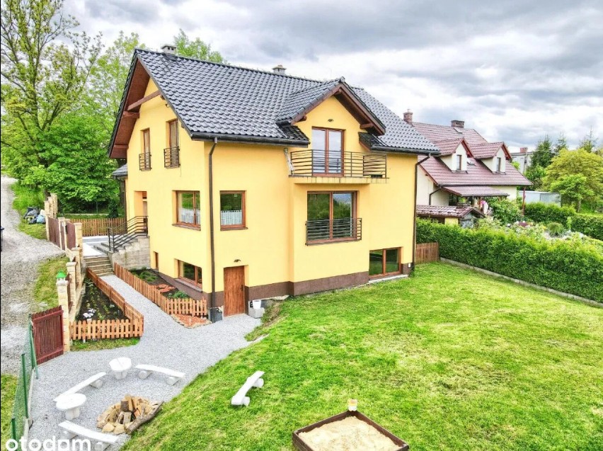 Powierzchnia - 374 m²...