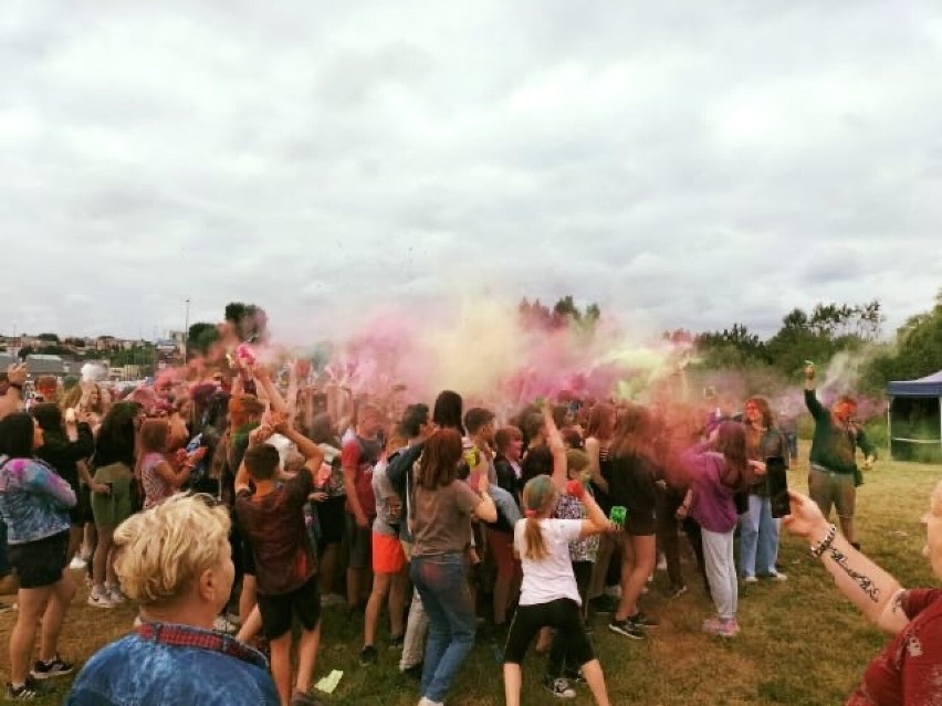 Festiwal Baniek Mydlanych i Kolor Fest w Starachowicach. Wspaniała zabawa. Zobacz zdjęcia