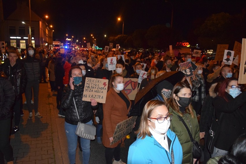 28.10.2020 - protest kobiet w Słubicach. Przyszły setki osób